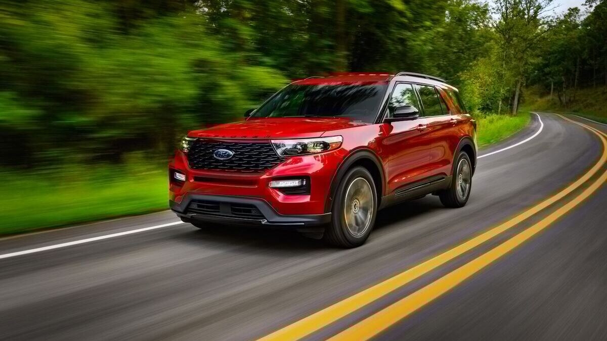 2024 Ford Explorer: Practical Power, Space, and Family-Friendly Features.
