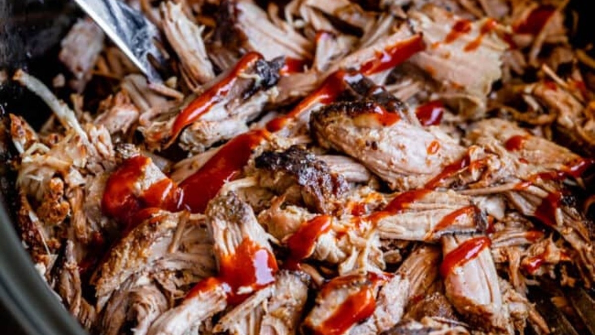 Mastering Perfect Pulled Pork with Low and Slow Cooking Techniques