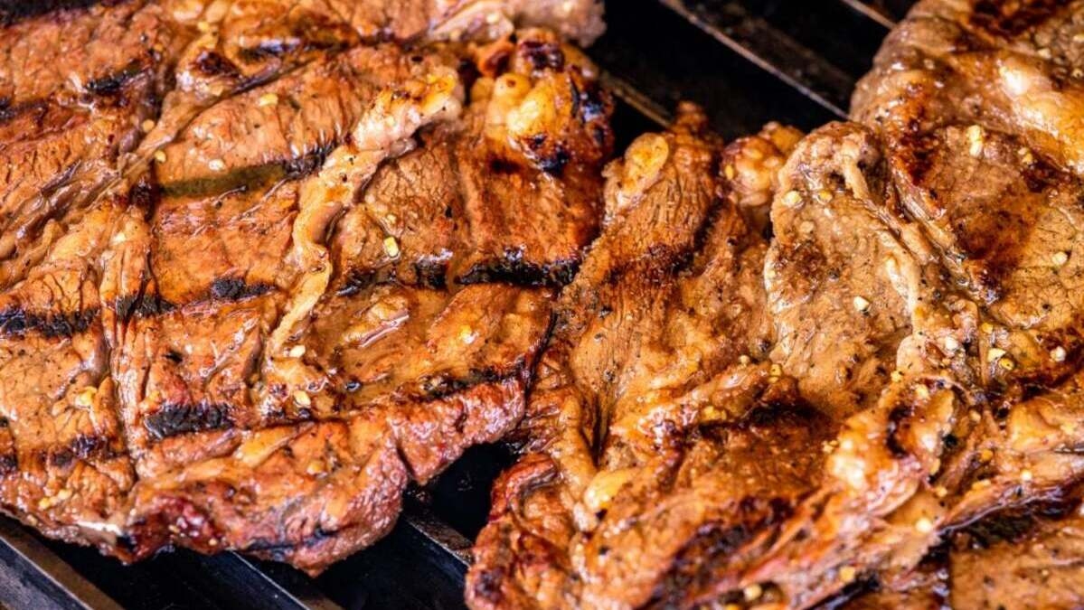 Sizzling Secrets to a Perfectly Grilled Backyard Barbecue Experience